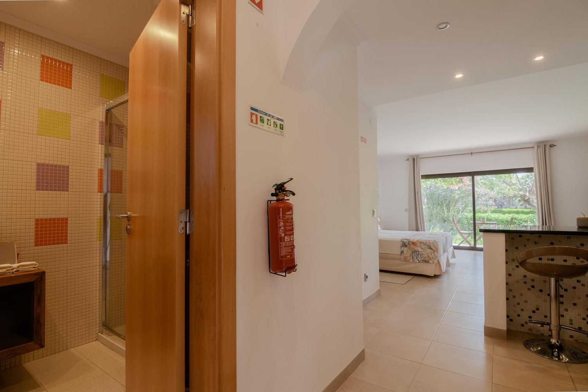 Coastal Retreat With Pool And Beach Access By Drago Rentals Албуфейра Екстериор снимка